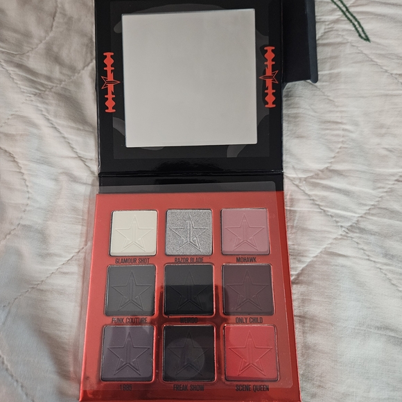 Jeffree Star Artistry Palette - Picture 3 of 5